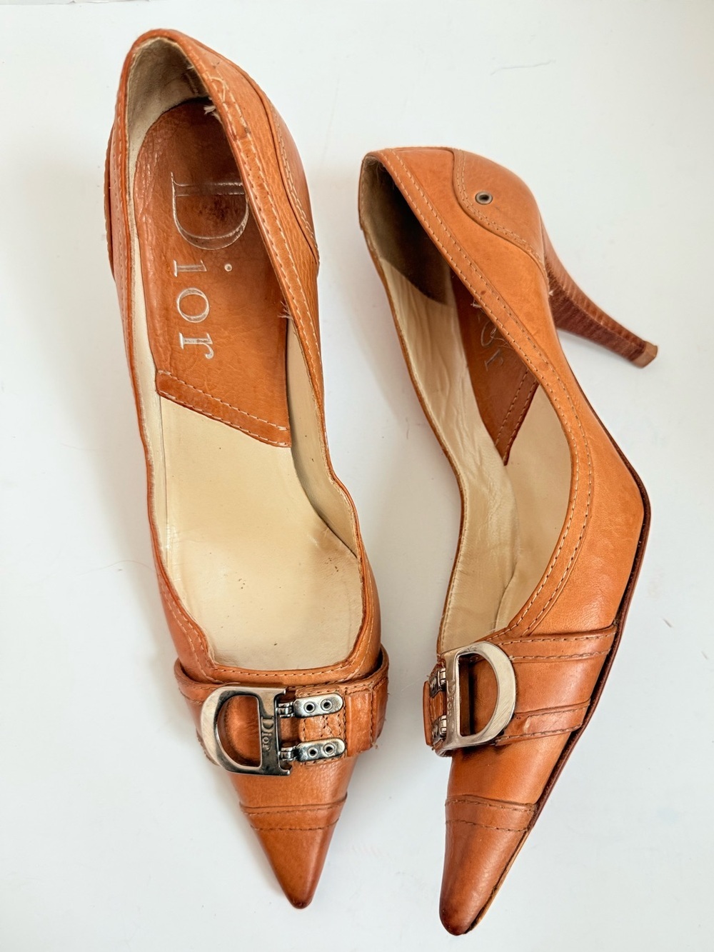 Christian Dior John Galliano Cognac Leather Pumps 38.5 Logo Buckle Heels Y2K
